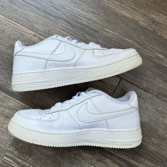 Nike Air Force 1 one white low af 6 7.5 - Picture 2 of 6